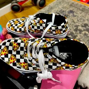 Vans Doheny Sneaker- Kids’ (pizza and black&white checkered)